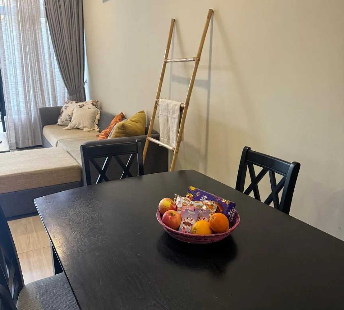 Unit One By Hideout Lounge Apartment Kandy