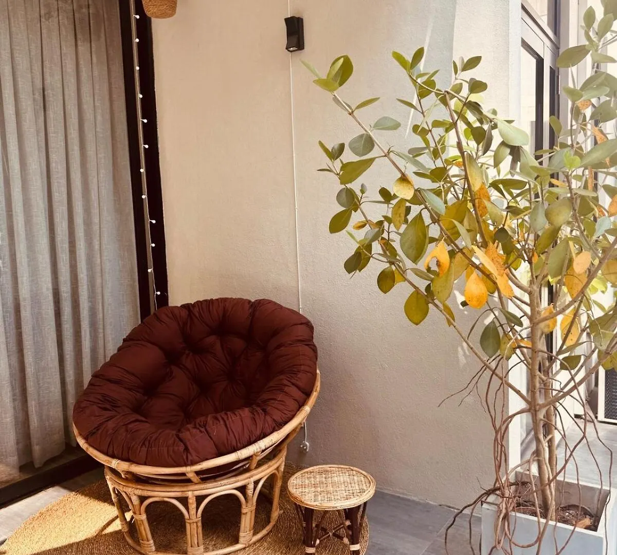 Unit One By Hideout Lounge Apartment Kandy